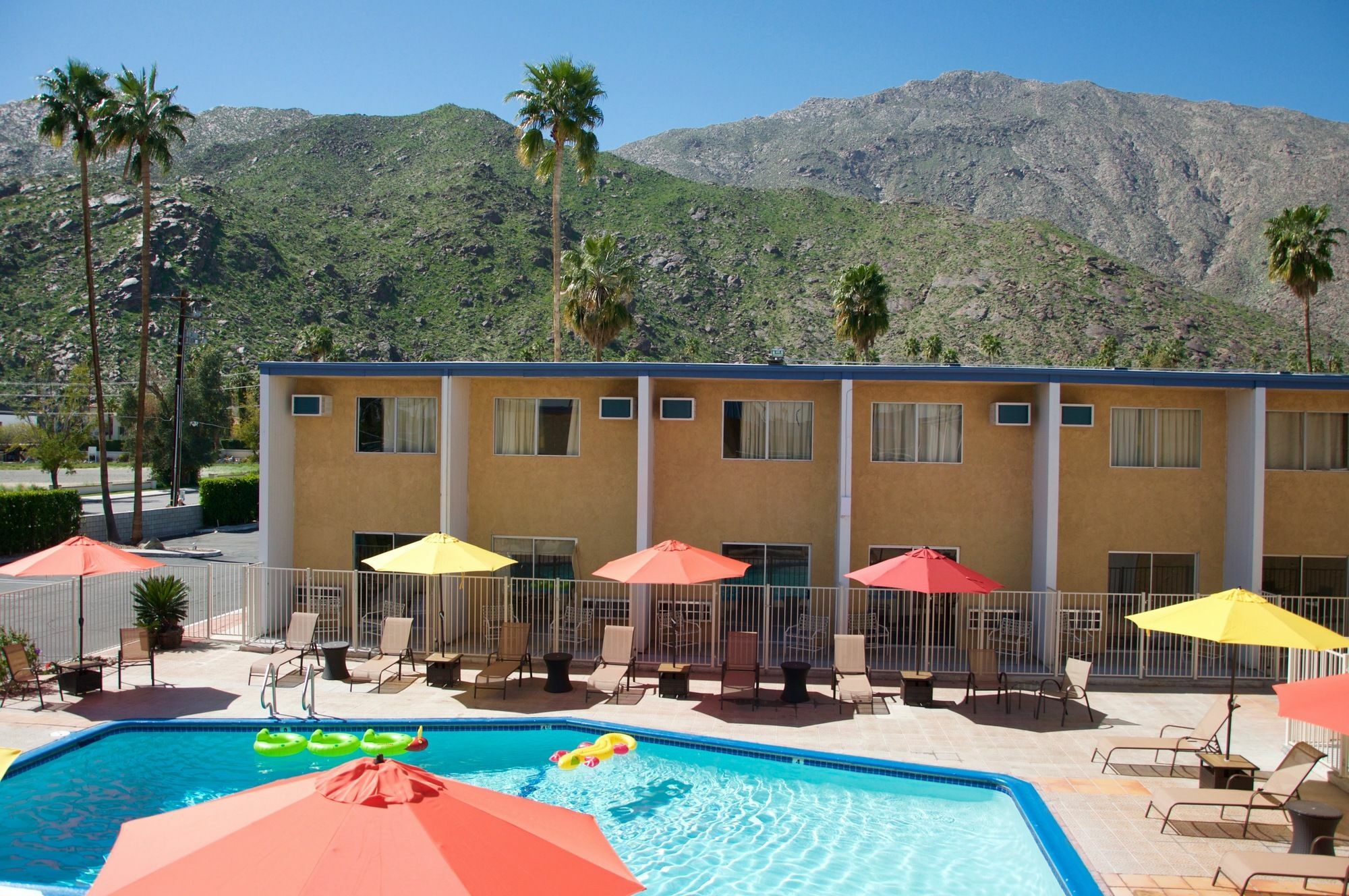 Motel Delos Reyes Palm Springs Extérieur photo